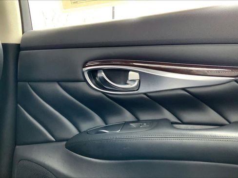 Used 2019 INFINITI Q70 L 3.7 AWD/4WD image 36