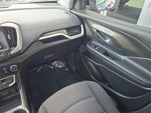 Certified 2022 GMC Terrain SLE image 13