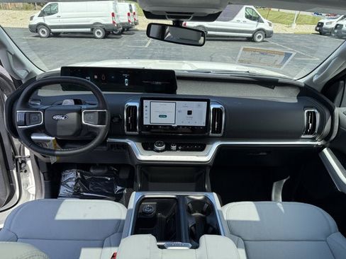 New 2027 Ford Expedition Platinum w/ Platinum Ultimate Package AWD/4WD image 13