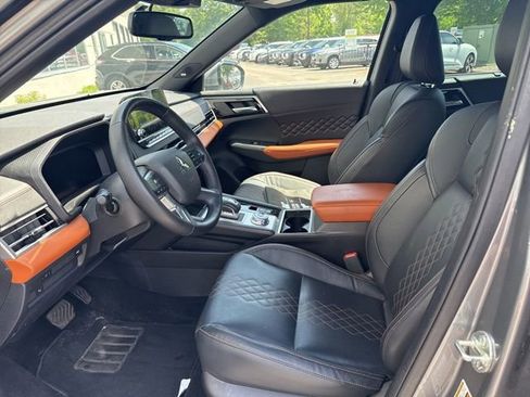 Used 2023 Mitsubishi Outlander SEL AWD/4WD image 5