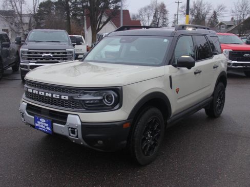 Certified 2025 Ford Bronco Sport Badlands image 9
