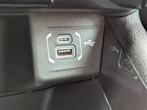 New 2026 Jeep Compass Latitude image 21