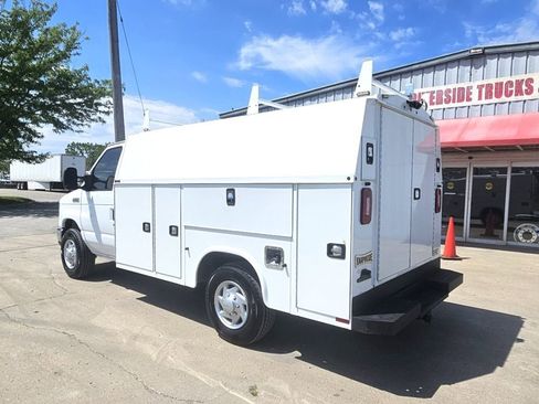 Used 2024 Ford E-350 and Econoline 350 Super Duty w/ Power Windows & Locks Group RWD image 8