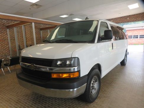 Used 2018 Chevrolet Express 3500 LT w/ LT Preferred Equipment Group RWD image 1