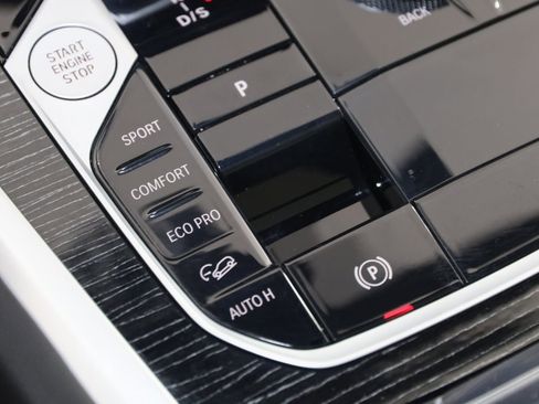 Used 2025 BMW X6 xDrive40i image 30