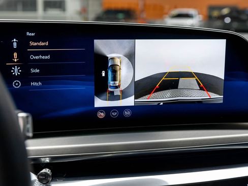 Used 2024 Cadillac Lyriq Luxury image 28