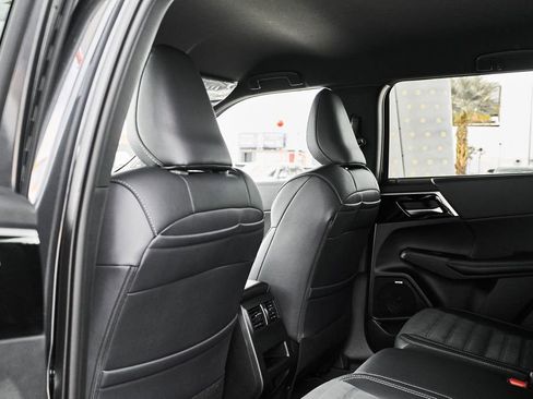 New 2026 Mitsubishi Outlander LE FWD image 13