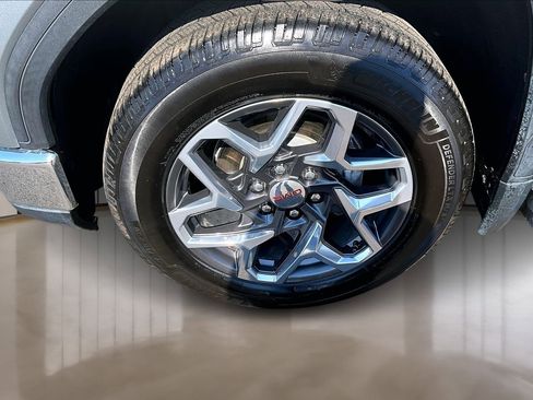 Used 2023 GMC Sierra 1500 SLT image 35