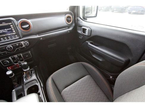 Used 2023 Jeep Gladiator Mojave image 13