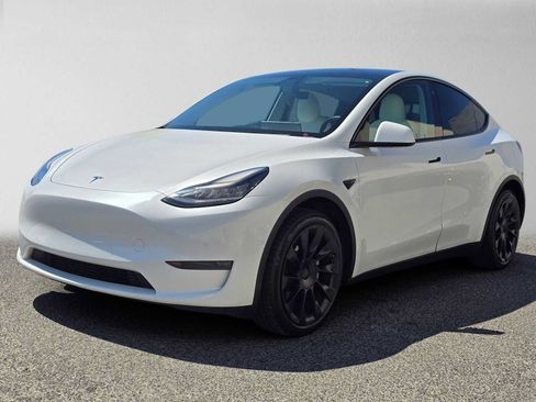 Used 2021 Tesla Model Y Long Range AWD/4WD image 7