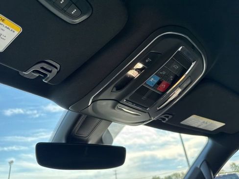 Used 2024 Jeep Wagoneer Series II AWD/4WD image 36