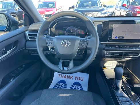 Used 2025 Toyota Camry LE image 18