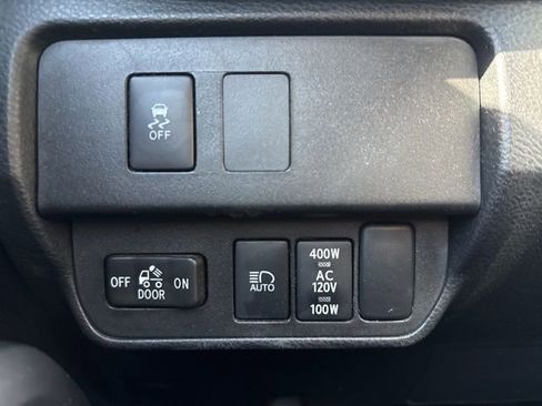 Used 2020 Toyota Tacoma TRD Sport w/ Technology Package image 16