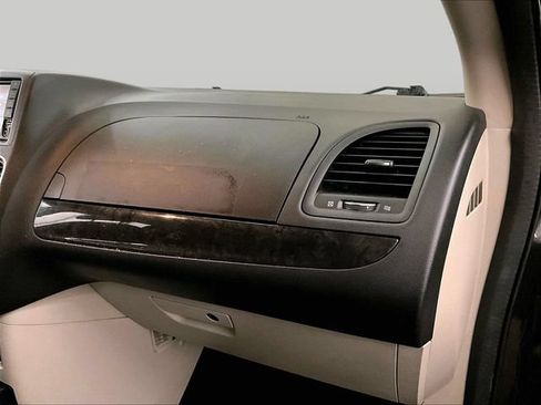 Used 2017 Dodge Grand Caravan SE w/ Power Window Group FWD image 16