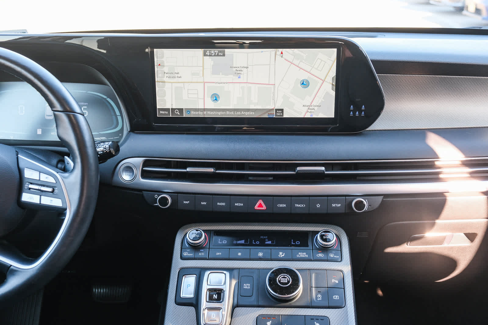 Used 2024 Hyundai Palisade SEL FWD image 14