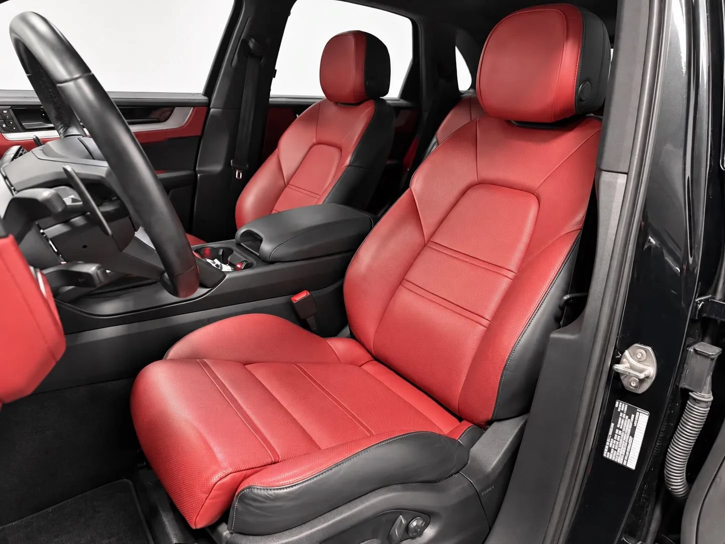 Used 2024 Porsche Cayenne S AWD/4WD image 12