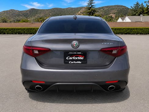 Used 2021 Alfa Romeo Giulia Sprint w/ Nero Edizione RWD image 5