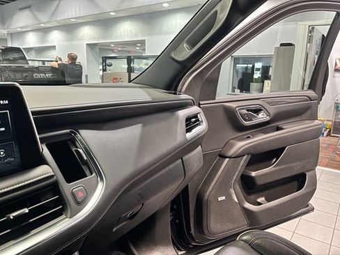 Certified 2023 GMC Yukon XL SLT w/ SLT Luxury Package image 24