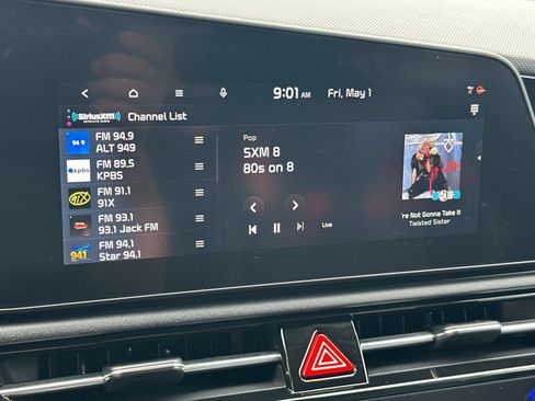 Used 2024 Kia Niro EX FWD image 23