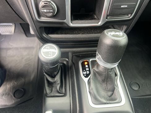 Used 2018 Jeep Wrangler Unlimited Sport image 16