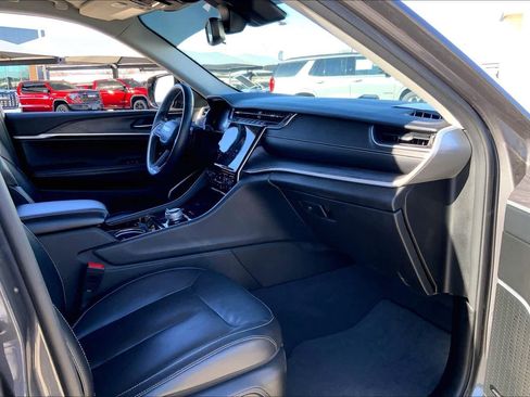 Used 2021 Jeep Grand Cherokee L Limited image 19