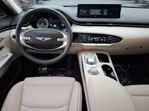 Used 2022 Genesis GV70 2.5T w/ Advanced Package AWD/4WD image 12
