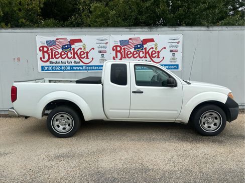 Used 2013 Nissan Frontier S image 2