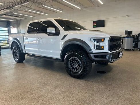 Used 2019 Ford F150 Raptor w/ Equipment Group 802A Luxury AWD/4WD image 3