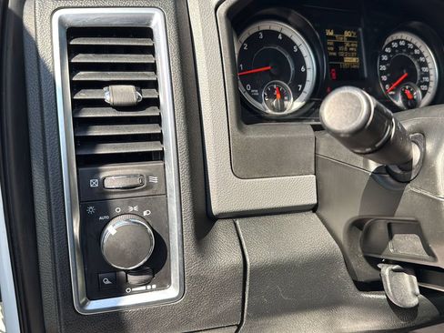 Used 2016 RAM 2500 SLT RWD image 14