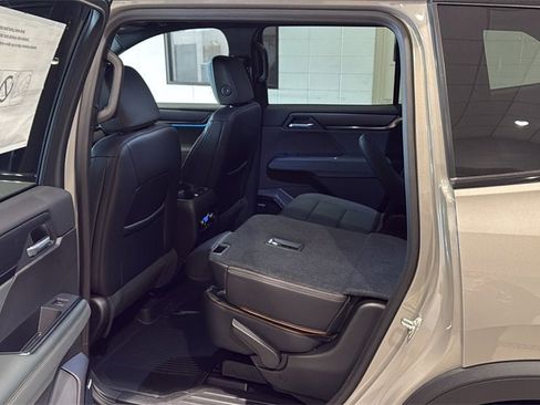 New 2026 GMC Acadia AT4 w/ Luxury Package image 20