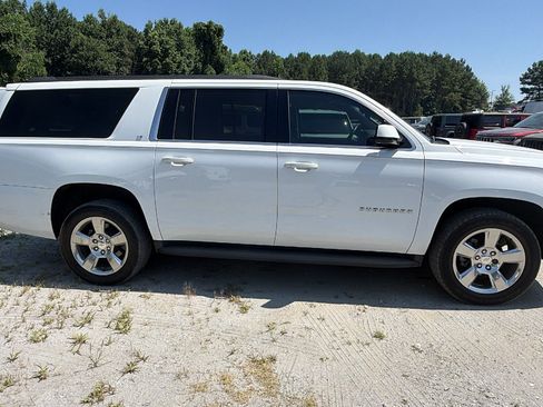 Used 2016 Chevrolet Suburban LT RWD image 7