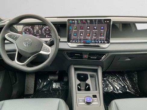 New 2026 Volkswagen Tiguan SE R-Line AWD/4WD image 11