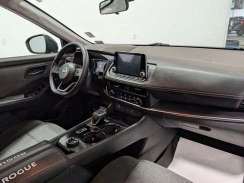 Used 2021 Nissan Rogue S image 18