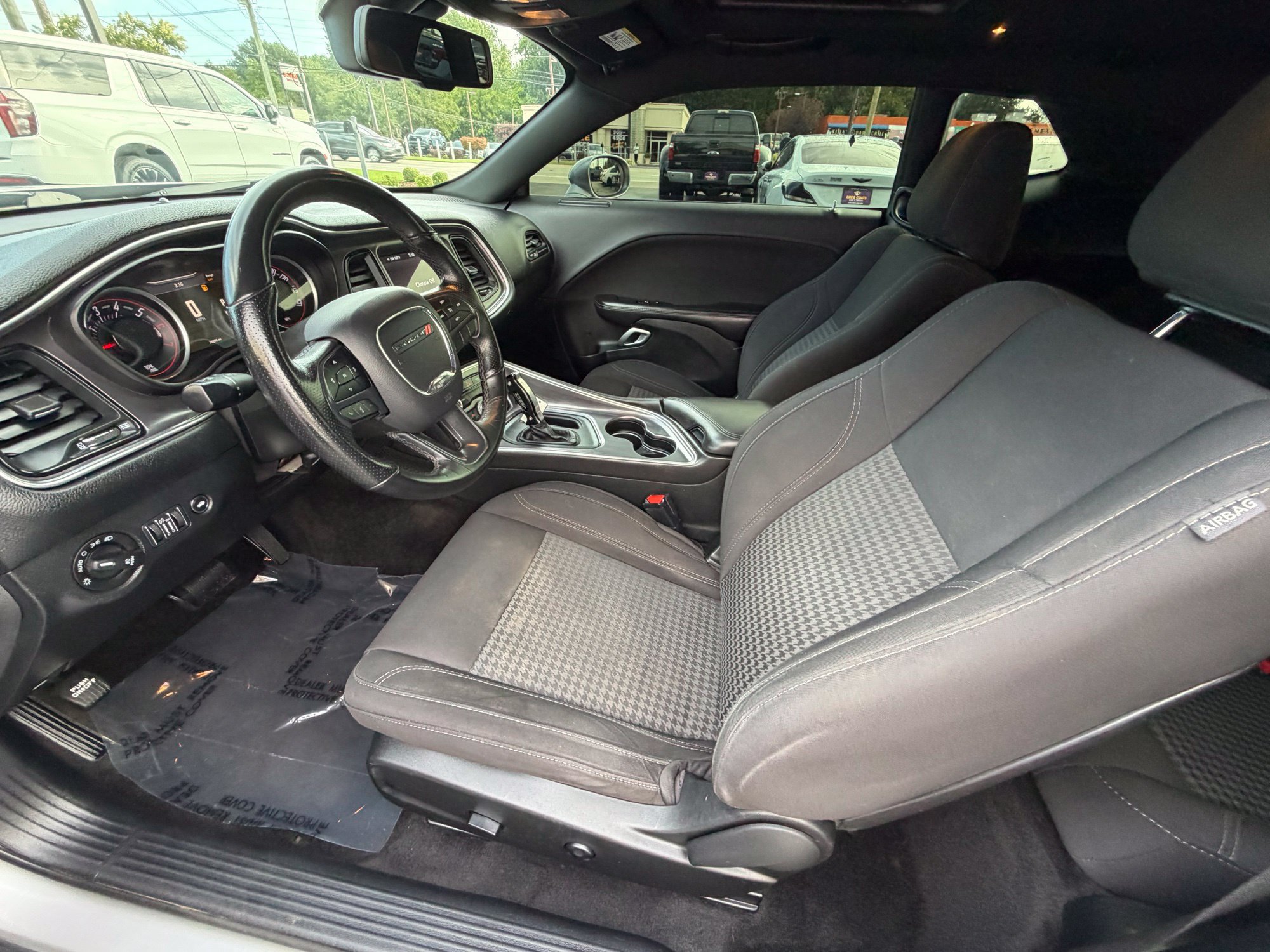 Used 2018 Dodge Challenger R/T RWD image 15