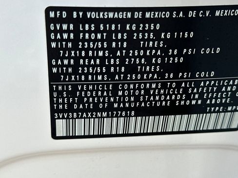 Used 2022 Volkswagen Tiguan SE w/ Panoramic Sunroof Package image 32