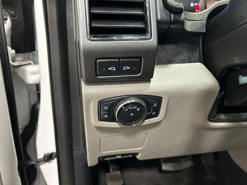 Used 2021 Ford F250 XLT w/ XLT Premium Package AWD/4WD image 14