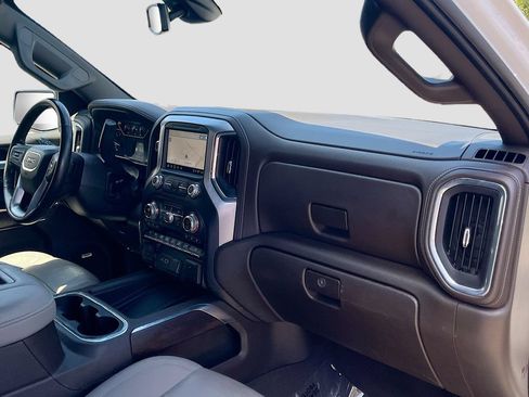 Used 2021 GMC Sierra 1500 SLT w/ SLT Premium Plus Package AWD/4WD image 30