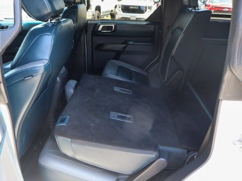 Used 2024 Ford Bronco Outer Banks AWD/4WD image 37