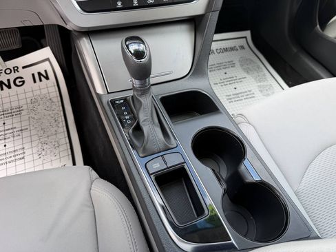 Used 2015 Hyundai Sonata SE FWD image 15