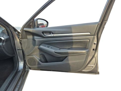 Used 2022 Nissan Altima 2.5 SV FWD image 30
