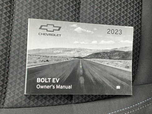 Used 2023 Chevrolet Bolt LT w/ Driver Confidence Package FWD image 28