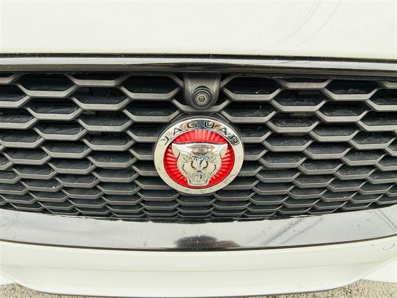 Used 2020 Jaguar XE S RWD image 10