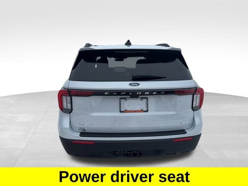 Used 2026 Ford Explorer Active image 4