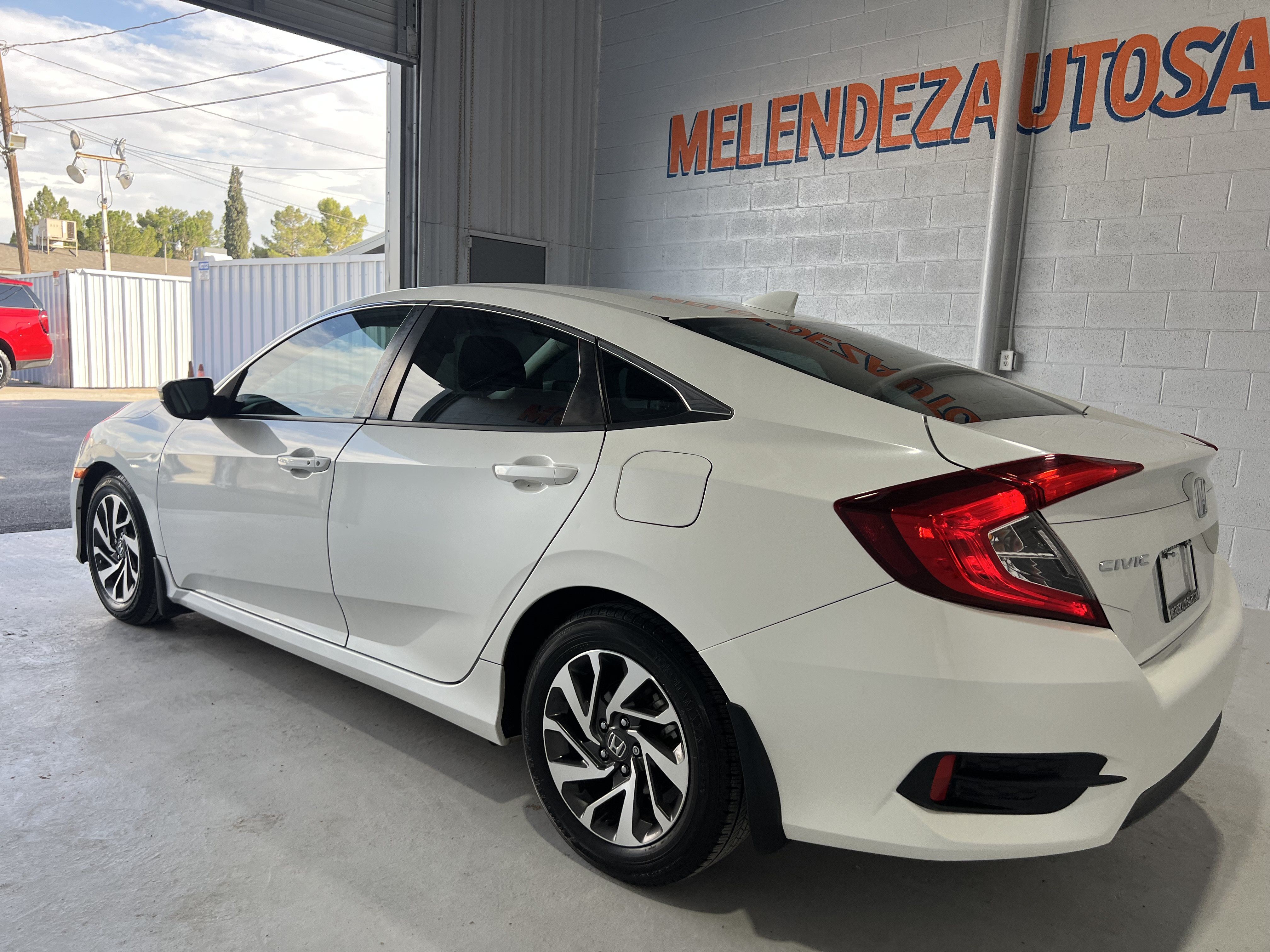 Used 2018 Honda Civic EX image 3