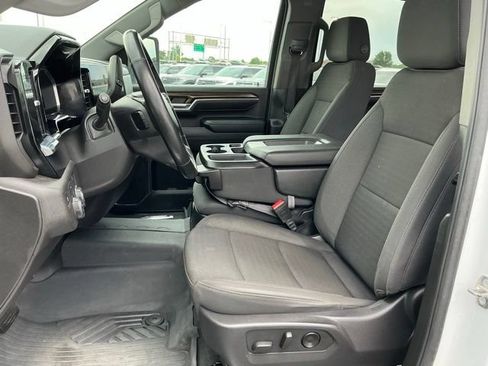 Used 2024 Chevrolet Silverado 2500 LT AWD/4WD image 14
