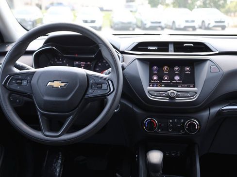 Used 2023 Chevrolet TrailBlazer LT FWD image 22
