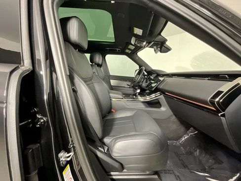 Used 2025 Land Rover Range Rover Sport Dynamic SE image 21