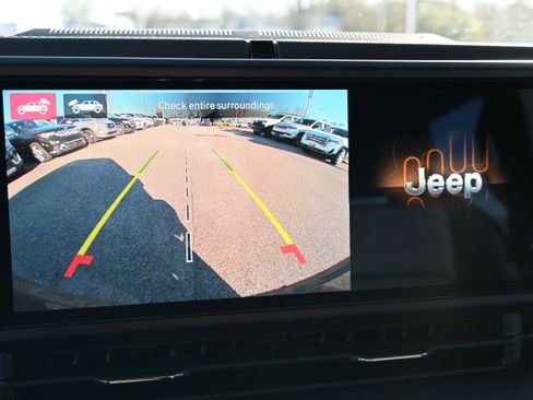 Used 2024 Jeep Wrangler Unlimited Sahara w/ Technology Group AWD/4WD image 23