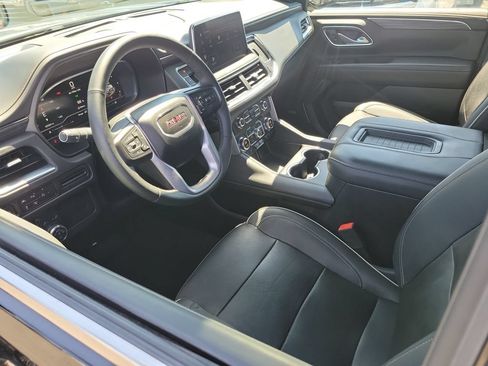 Used 2023 GMC Yukon SLT w/ SLT Luxury Package RWD image 3