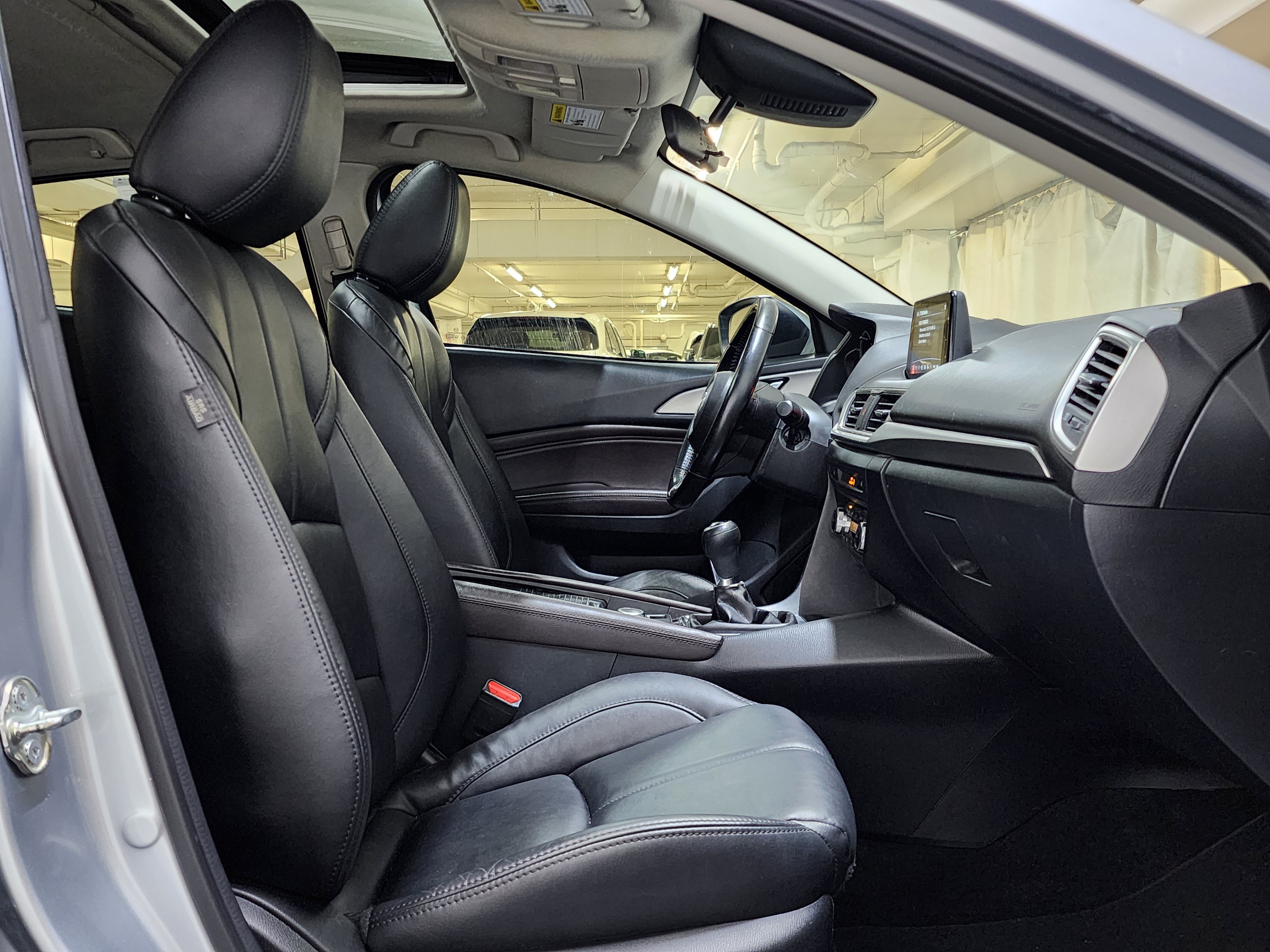 Used 2018 MAZDA MAZDA3 Touring FWD image 22